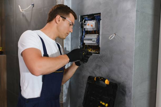 Best Licensed Electrician  in Riverwoods, IL